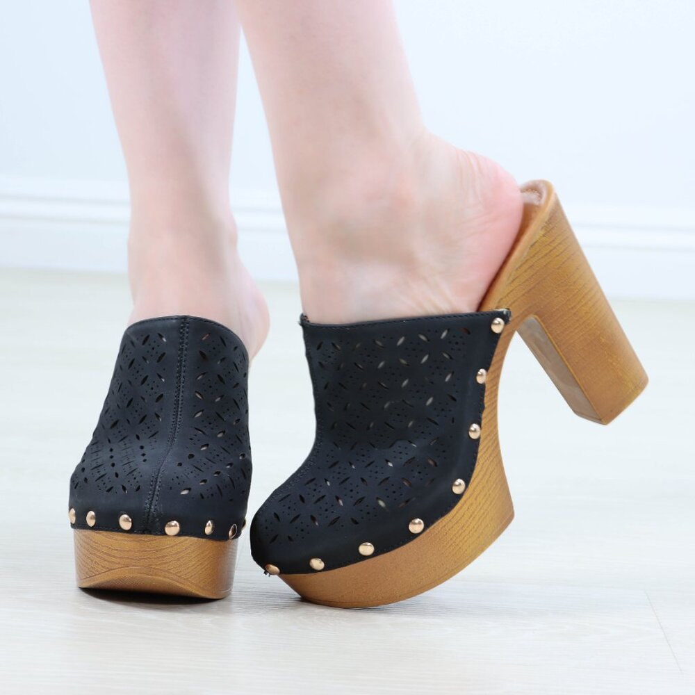 Black Studded Platform Clogs Retro Lightweight Faux Wood Block Heel Mules - Picture 11 of 15